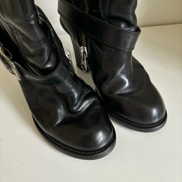 Chloe Black Calfskin Leather Grunge Moto Heel Boots 38 EU 8 US 2010s - Picture 9 of 10